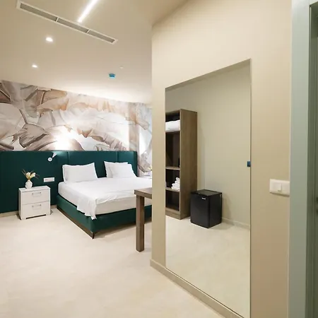 Hotel Otti *